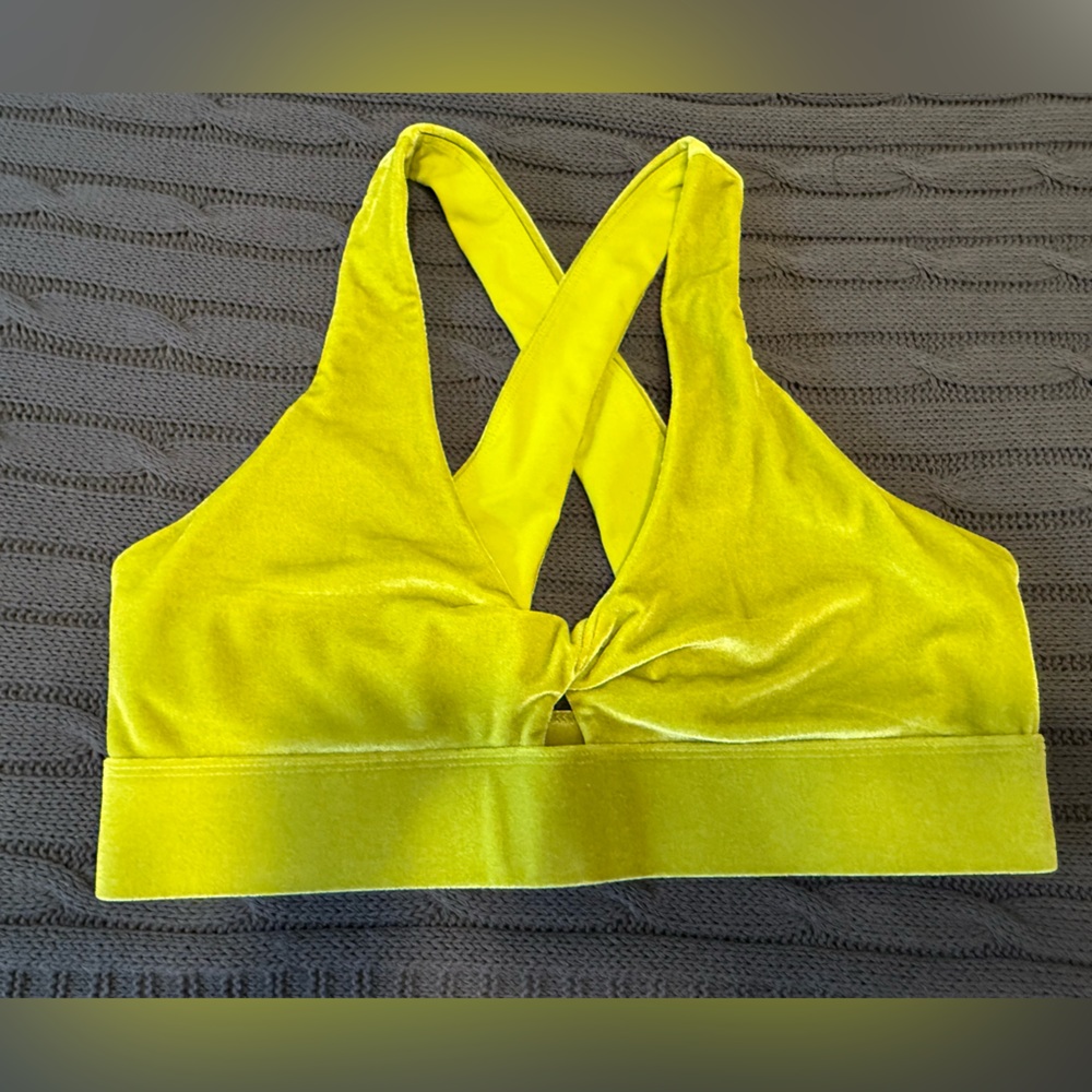 Fabletics lime green sports bra.
